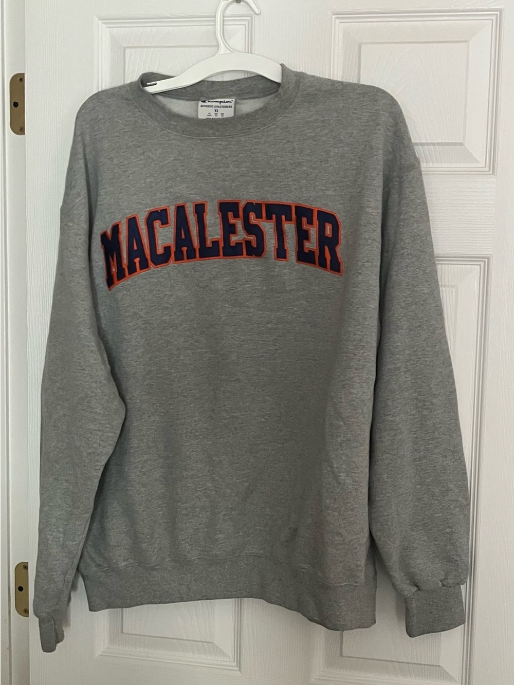 Champion Gray Macalester Crewneck Sweatshirt with Orange & Navy Text Men’s XL